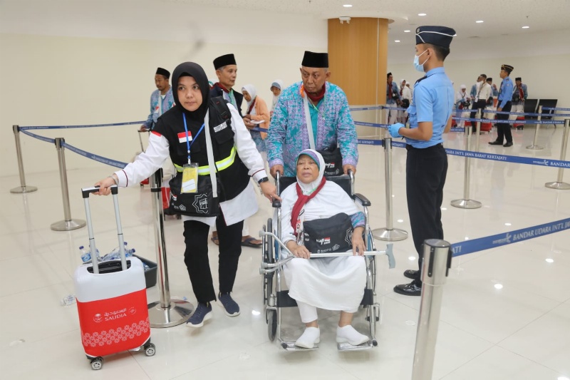 Jemaah calon haji di bandata Kertajati
