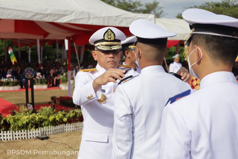 Kepala BPSDMP saat melantik Perwira Poltekpel Malahayati