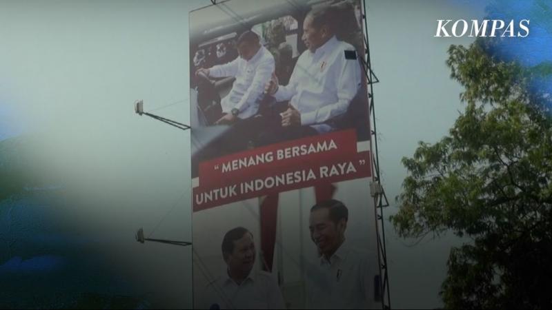 Baliho gambar Jokowi dan Prabowo di Jalan Kramat Pela, Jakarta Pusat, Selasa (30/5/2023). 