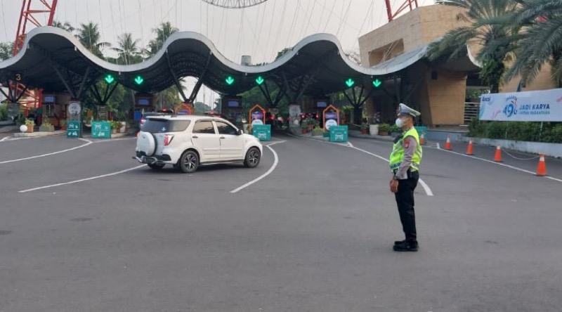 Kondisi arus lalu lintas di sekitar kawasan Ancol Taman Impian, Jakarta Utara terpantau lengang pada hari kedua pelaksanaan balap mobil listrik Formula E pada Minggu (4/6/2023).
