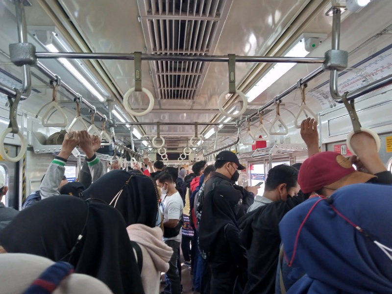 KRL tujuan Jakarta Kota pagi ini dari Stasiun Bojong Gede