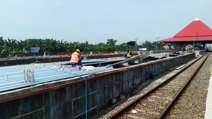 Pengerjaan jalur ganda (Double track) perlintasan kereta api Mojokerto- Sidoarjo sejauh 33 kilometer.