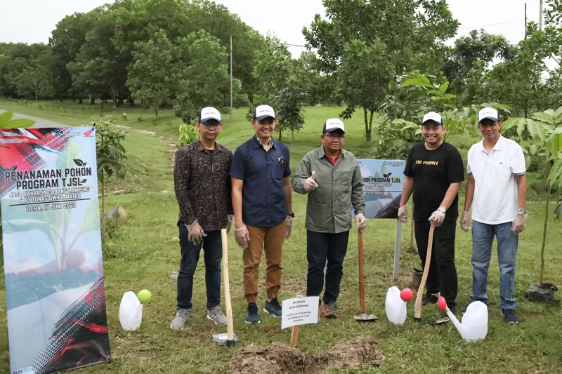 Jasa Raharja, bersama PT Tunas Dwipa Matra (TDM) selaku dealer utama sepeda motor Honda di Lampung, melaksanakan penanaman 1.000 pohon di lingkungan Institut Teknologi Sumatera (ITERA).