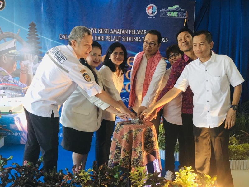 Penekanan sirine Hari Pelaut Sedunia di Pelabuhan Padang Bai