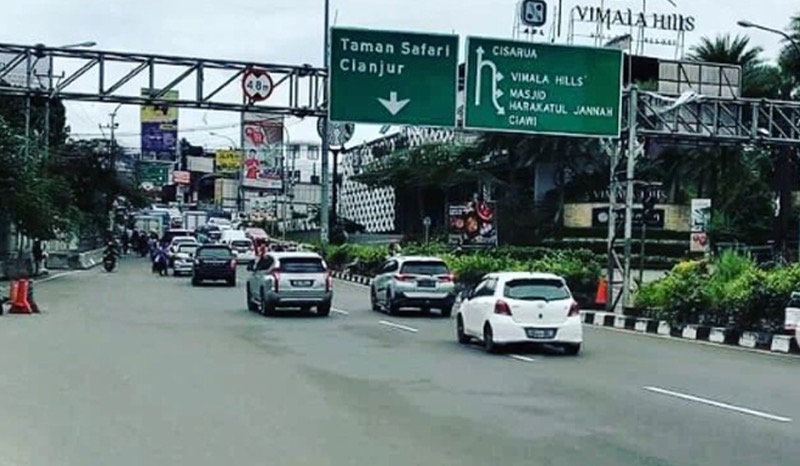 Arus lalu lintas di kawasan Puncak, Kabupaten Bogor ramai lancar pada Rabu (28/6/2023).