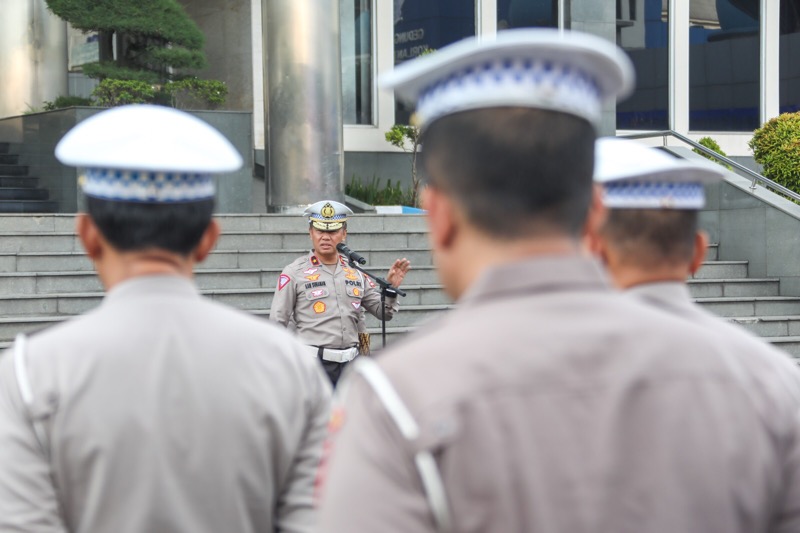 Dirgakkum Korlantas Polri Brigjen Pol Aan Suhanan mewakili Kakorlantas Polri Irjen Pol Firman Shantyabudi, memimpin apel pagi personel yang bersamaan dengan hari pertama dilaksanakannya Operasi Patuh 2023. (Ist)