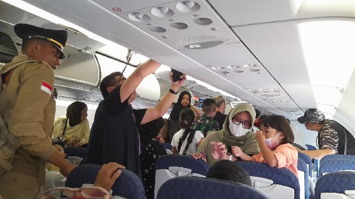Suasana penumpang di Maskapai Super Air Jet nomor penerbangan IU 765 rute Lombok-Jakarta gagal terbang di Bandara Internasional Lombok, Nusa Tenggara Barat, Jumat 14 Juli 2023. (Ist)