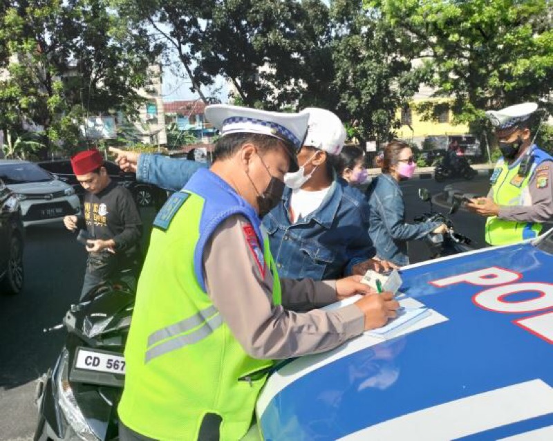 Polri menindak 29.211 pelanggar selama sembilan hari berjalannya Operasi Patuh tahun 2023. Jumlah itu tercatat hingga tanggal 18 Juli.