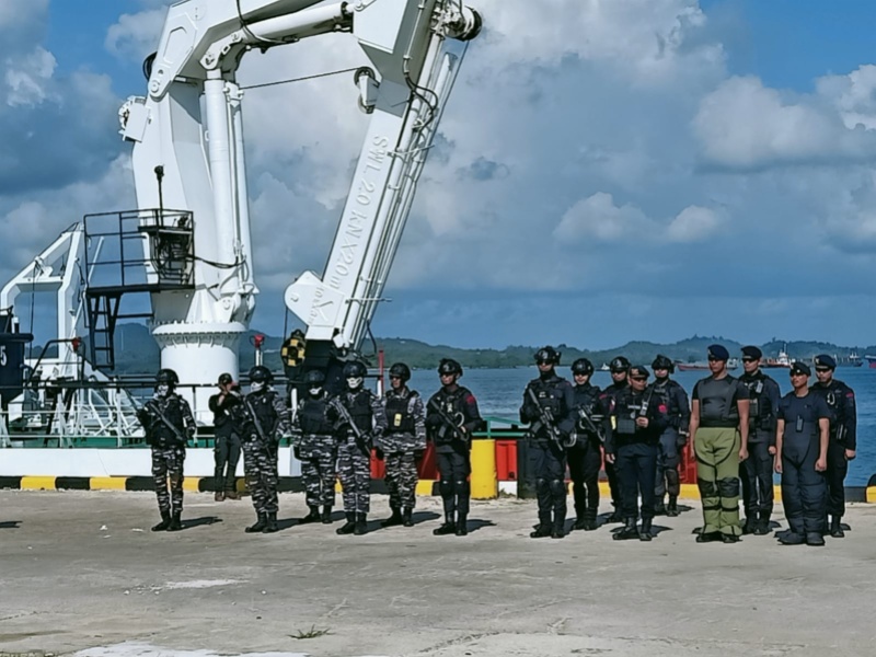 Joint exercise penyelamatan kapal di Batam