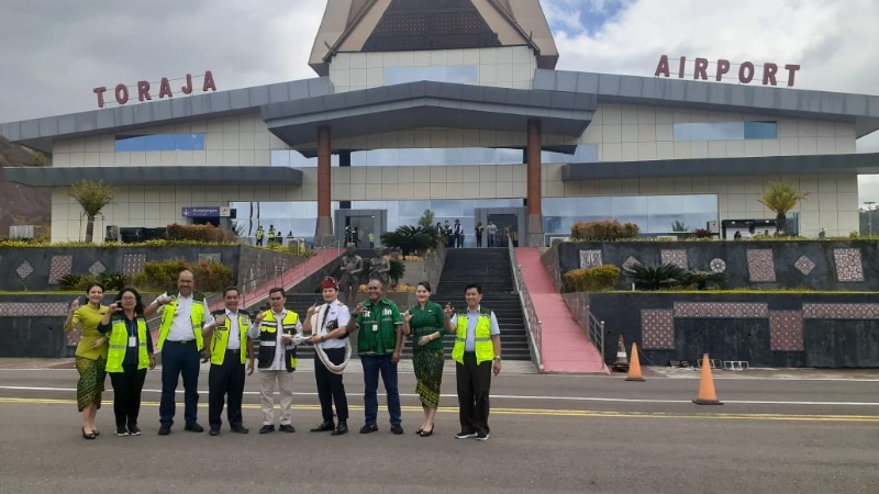 Penerbangan perdana Citilink tiba di Bandara Toraja