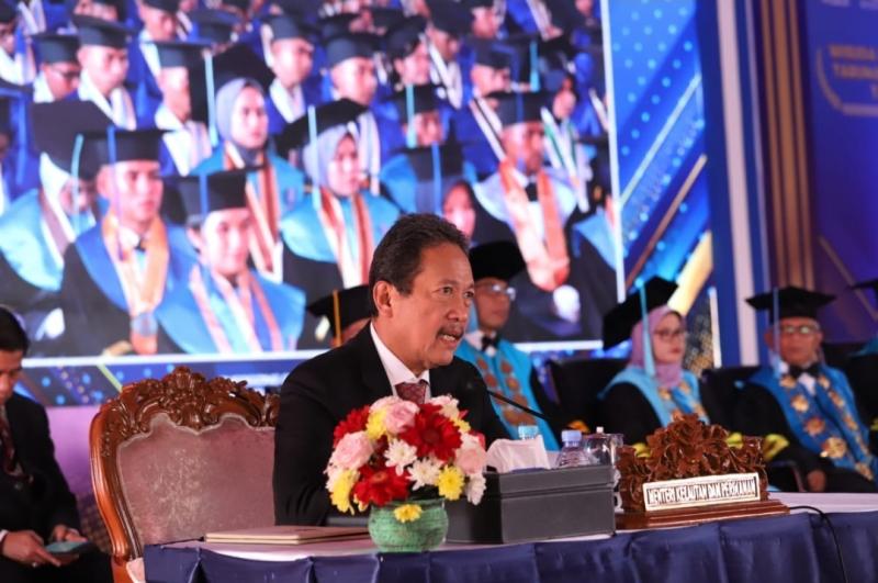 Menteri KKP Sakti Wahyu Trenggono saat kegiatan wisuda di Monas Jakarta, Selasa (29/8/2023).(foto:istimewa)