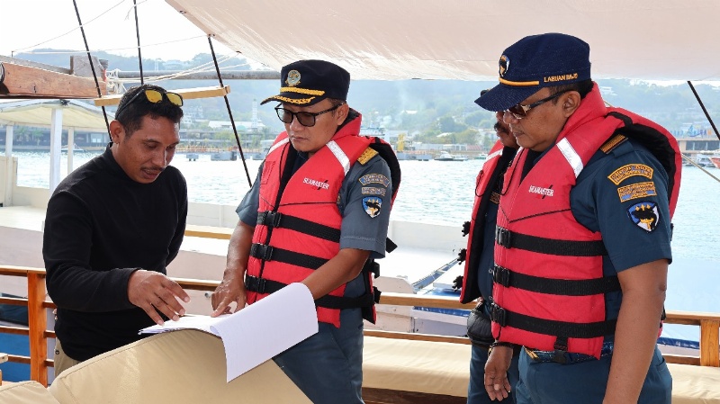 Tim Kespel di Pelabuhan Labuan Bajo