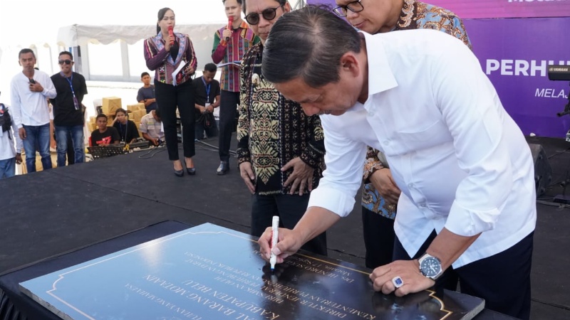 Dirjen Hendro saat meresmikan TBI Motaain