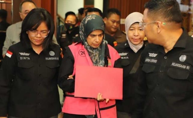 Kejaksaan Agung menetapkan Direktur Operasional II PT Bukaka Teknik Utama Sofiah Balfas sebagai tersangka dalam kasus dugaan korupsi pembagunan Tol MBZ, Selasa (19/9/2023).