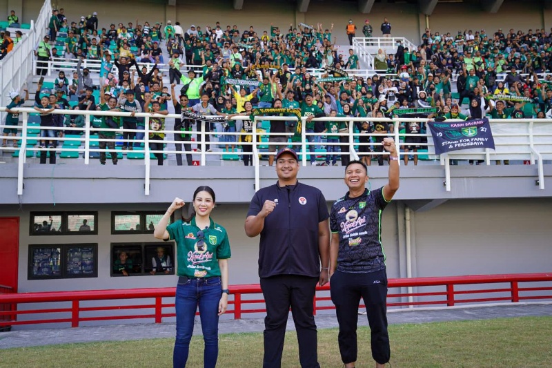 Wamenparekraf dan Menpora di Stadion Bung Tomo 