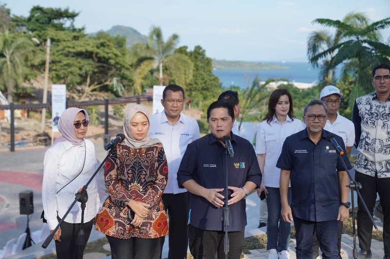 Dirut ASDP saat mendampingi Menteri BUMN