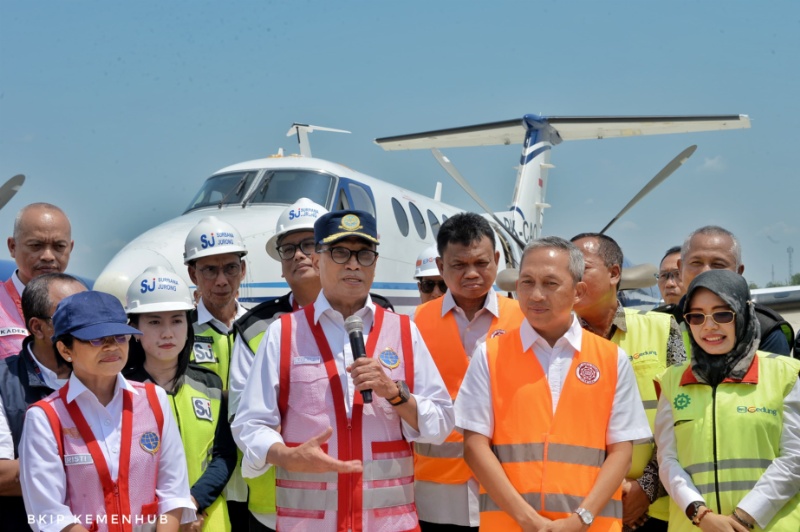 Menhuhb di Bandara Dhoho, Kediri