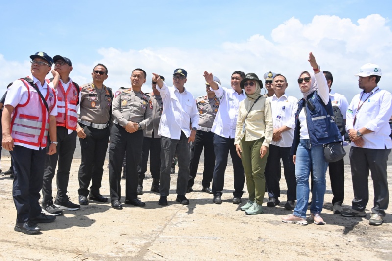 Tinjauan Menhub, Dirut ASDP, dan Kakorlantas Polri di Pelabuhan Ketapang