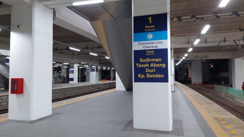 Pola dan nomor alur peron di lantai dasar Stasiun Manggarai telah berubah seiring dengan switch over ke 7 pada Rabu (20/12/2023).