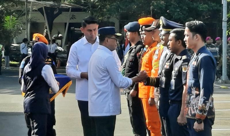 Menhub Budi Karya Sumadi saat Apel Gelar Pasukan Nataru bersama PT KAI di Stasiun Gambir, Jakarta, Kamis (21/12/2023).