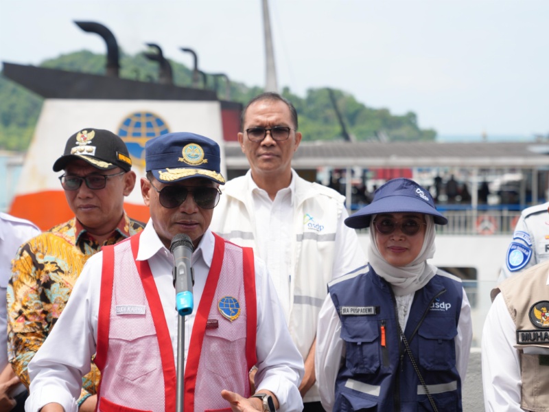Menhub saat di Pelabuhan Merak