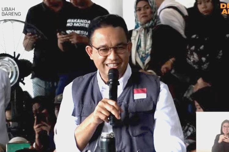 Capres nomor urut 1, Anies Baswedan saat berbicara di acara Desak Anies yang digelar di Sumatera Barat dan disiarkan secara daring pada Rabu (3/1/2024).(Dok. Tangkapan layar akun YouTube resmi Anies Baswedan)