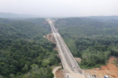 Jalan tol Bangkinang - Koto Kampar yang dijadwalkan rampung pada akhir 2023 memiliki daya tarik berupa jembatan melintasi lembah yang menyuguhkan pemandangan indah. ANTARA/HO-PT Hutama Karya
