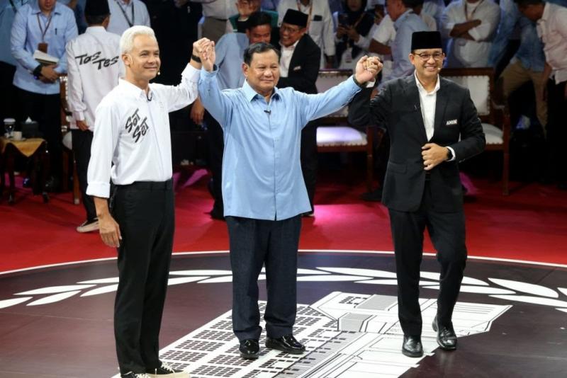 Capres Ganjar, Prabowo, dan Anies usai debat Capres pertama yang digelar KPU/istimewa
