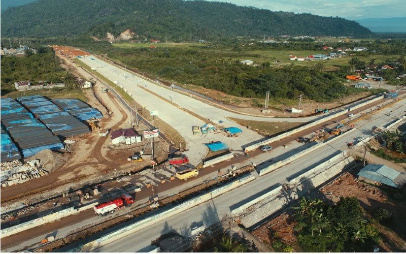 PT Hutama Karya (Persero) (Hutama Karya) terus kebut pembangunan Jalan Tol Trans Sumatra (JTTS), salah satunya yakni Ruas Pekanbaru–Padang Seksi 1 (Padang–Sicincin) (Pacin) sepanjang 36km. Foto:Hutama Karya