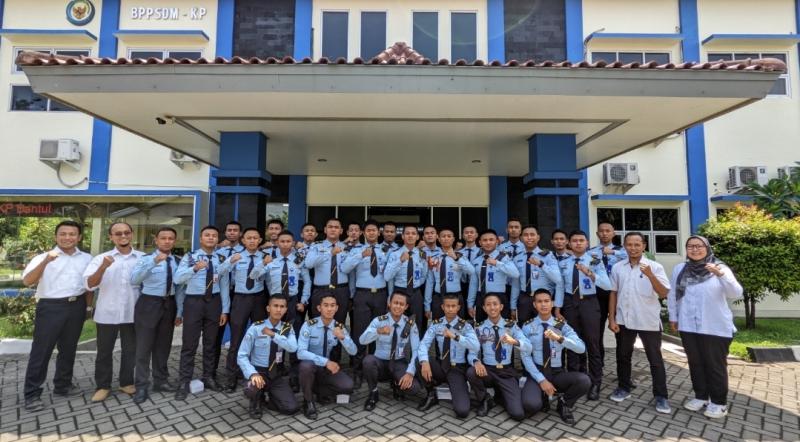 Sebanyak 29 taruna Program Studi Mekanisasi Perikanan Politeknik Kelautan dan Perikanan Sidoarjo, Jawa Timur, salah satu satuan pendidikan  Kementerian Kelautan dan Perikanan (KKP), melakukan kegiatan praktik di Loka Riset Mekanisasi Pengolahan Hasil Perikanan (LRMPHP) Bantul, D.I. Yogyakarta, selama enam bulan, dalam rangka mengoptimalkan program Merdeka Belajar Kampus Merdeka (MBKM) pada satuan pendidikan vokasi lingkup KKP.