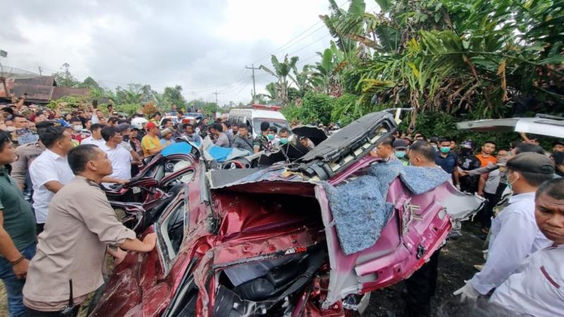 Kecelakaan truk fuso menabrak kendaraan lain di Bulu Pange, Kelurahan Merek Raya, Kecamatan Raya, Kabupaten Simalungun sekitar pukul 14.30 WIB, Rabu (24/1/2024).
