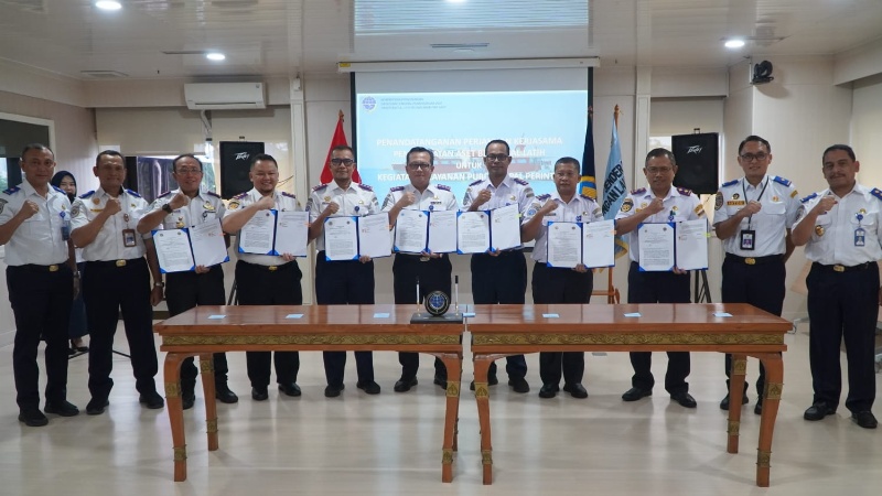 Teken kerja sama pemanfaatan kapal latih BPSDMP untuk angkutan perintis