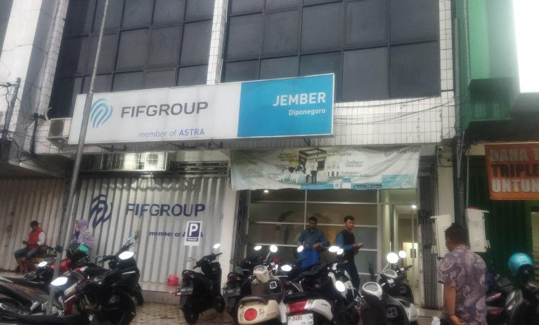 Kantor FIFGROUP Cabang Jember yang terletak di Komplek Pertokoan Mutiara Plaza, Jl. Diponegoro No.37, Tembaan, Kepatihan, Jawa Timur. (foto:istimewa/FIFgroup)