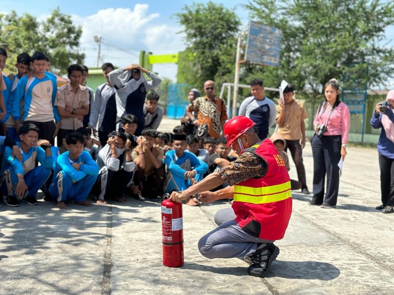 Simulasi penggunaan APAR