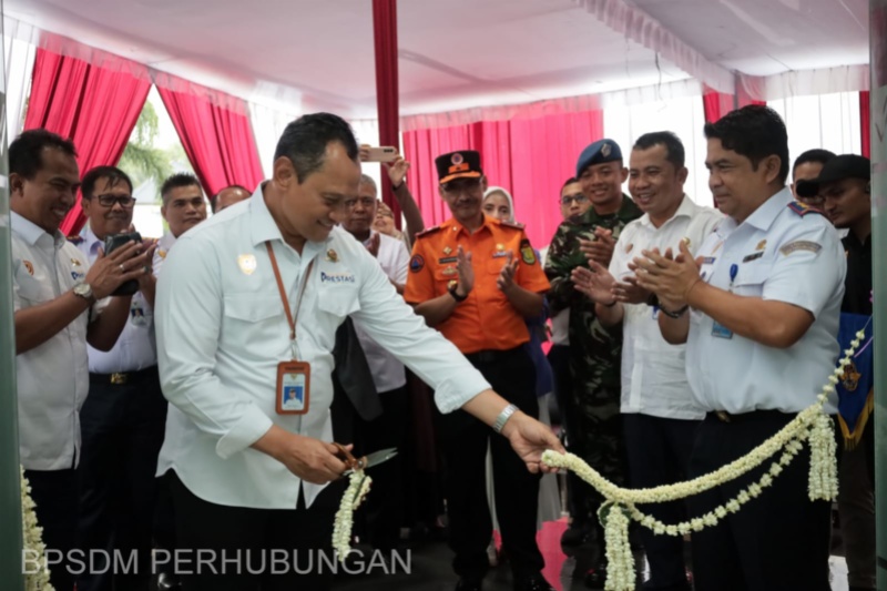 Capt. Wisnu reamikan gedung baru Poltekbang Palembang