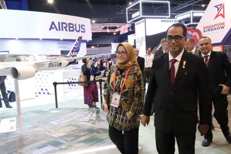 Menhub dan Dirut Airnav di Singapore Airshow