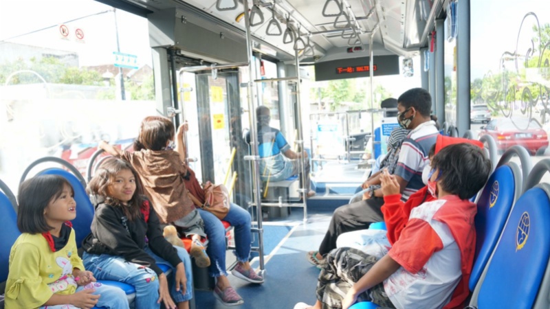 Penumpang Teman Bus