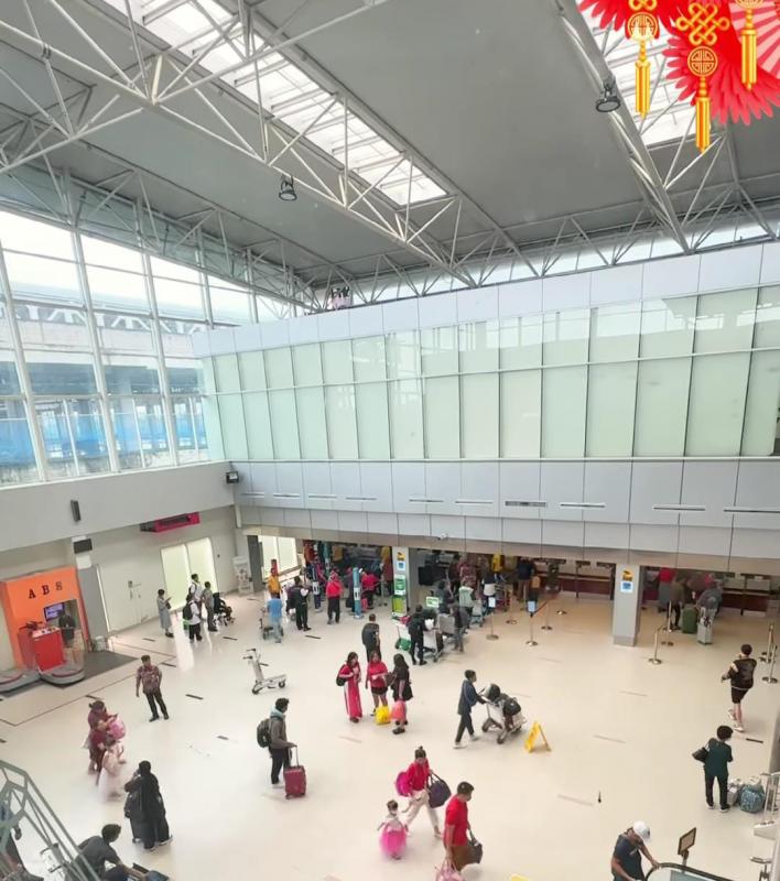 Suasana di bandara Depati Amir