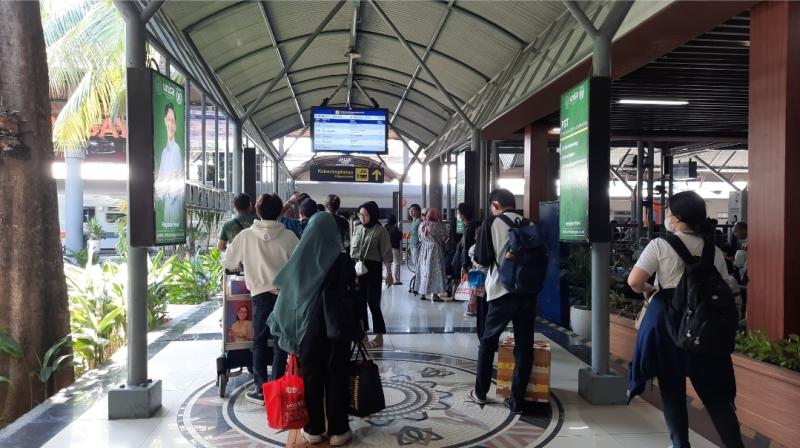 Suasana di Stasiun Surabaya Gubeng. (Ist)