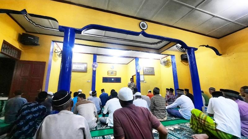 Pelaksanaan tarawih pertama di Musala Alfajar, Dusun Tanjung, Bukit Tempurung, Kualsimpang Aceh Tamiang pada 1 Ramadhan 1445 H atau Senin malam, 12 Maret 2024 M.