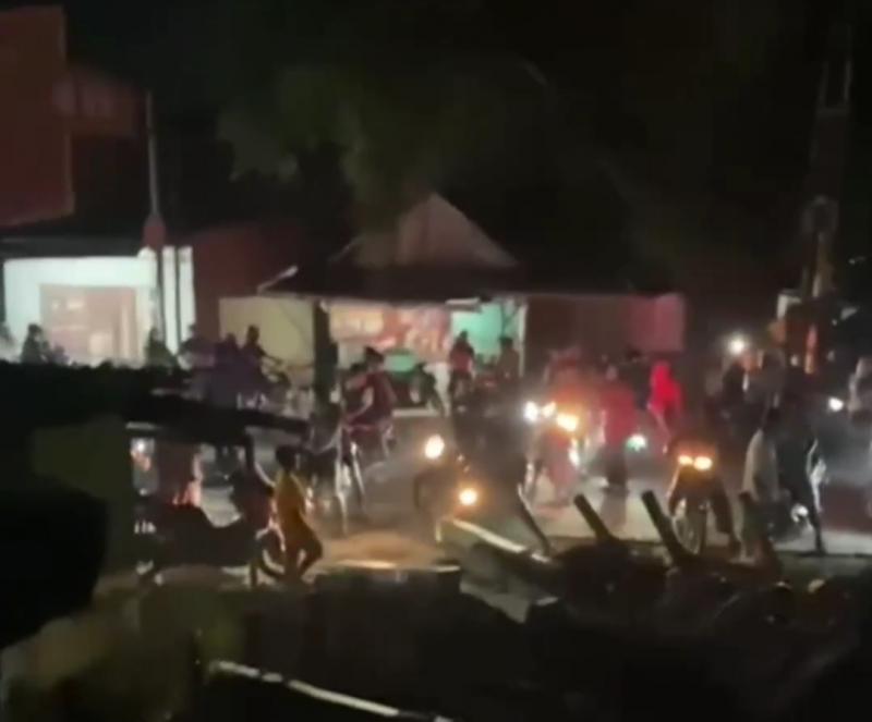 Truk tertabrak KA Putri Deli di Perbaungan, Sumatera Utara, Selasa (19/3/2024) malam.
