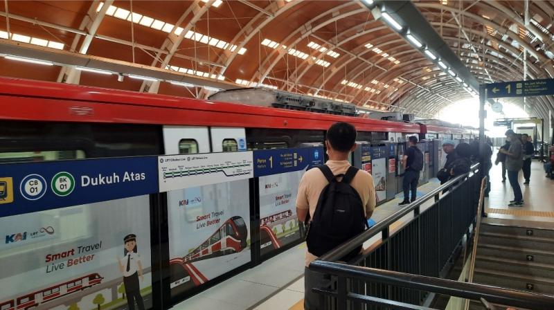 Stasiun LRT. 