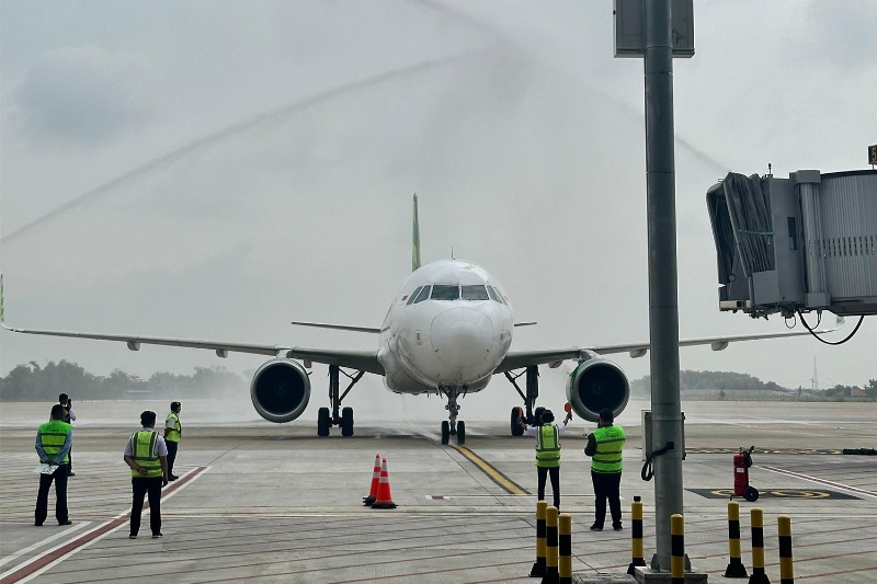 Pesawat Citilink di Bandara Dhoho