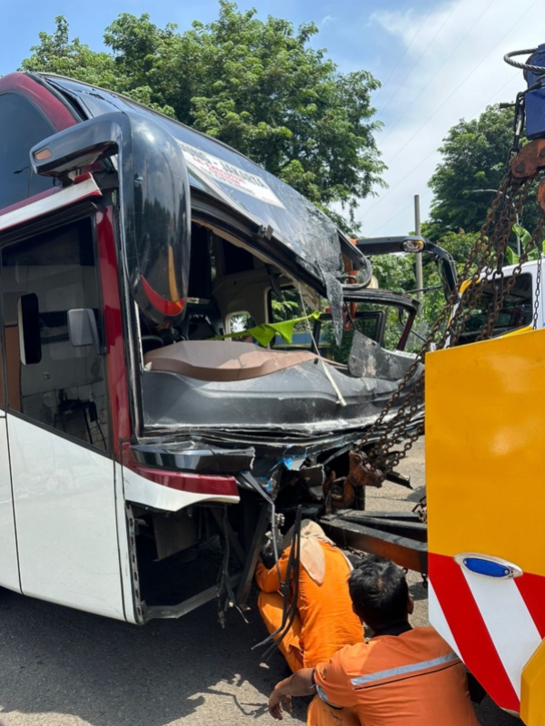 Kecelakaan di KM 58 Tol Japek