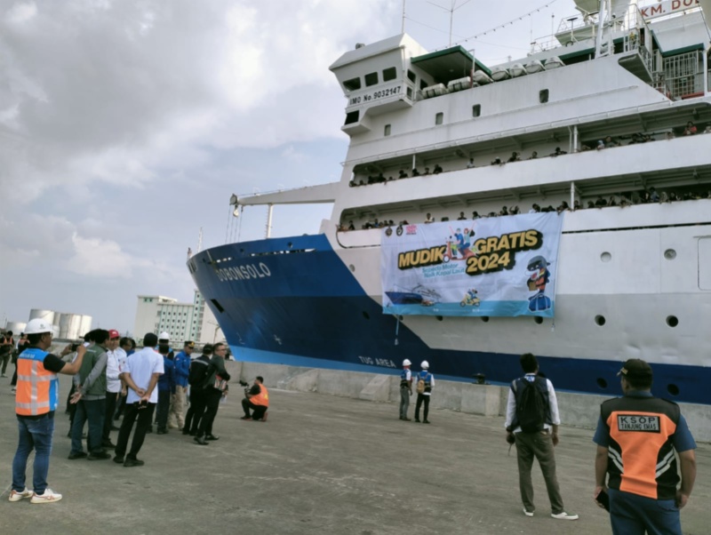 Peserta arus balik gratis bersiap di. Pelabuhan Tanjung Emas, Semarang