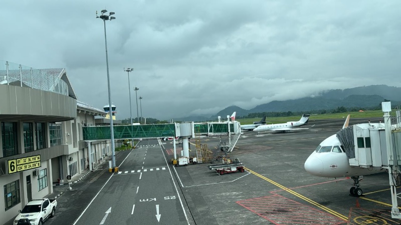 Bandara Samratulangi, Manado