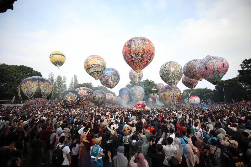 Festival Balon Tambat di Wonosoho