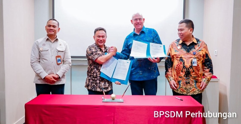MoU Poltektrans SDP Palembang dan AMSAT