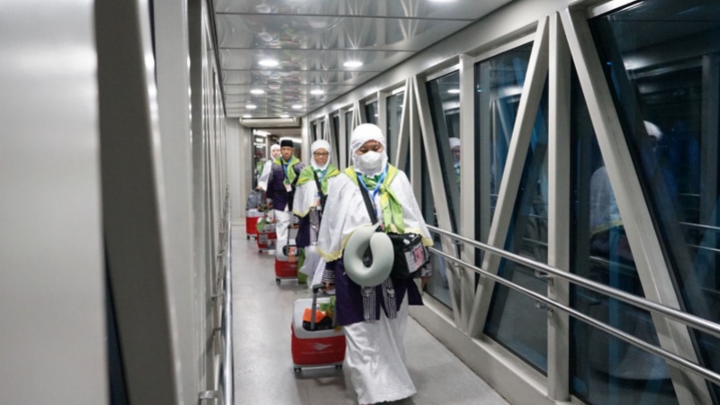 Jemaah haji 2024 di Bandara Soetta 