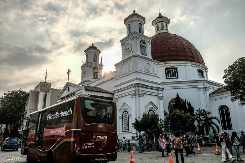 Perjalanan wisata dengan bus